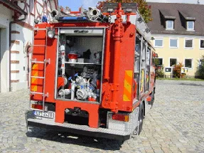 hlf16_02.gif